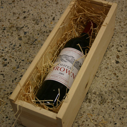gift example: wooden box with 1 bottle of fine wine